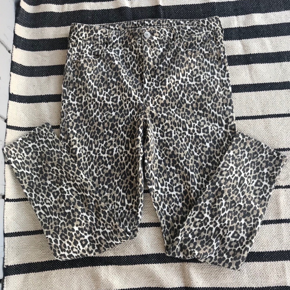 NWOT American Eagle Animal Print High Rise Jegging